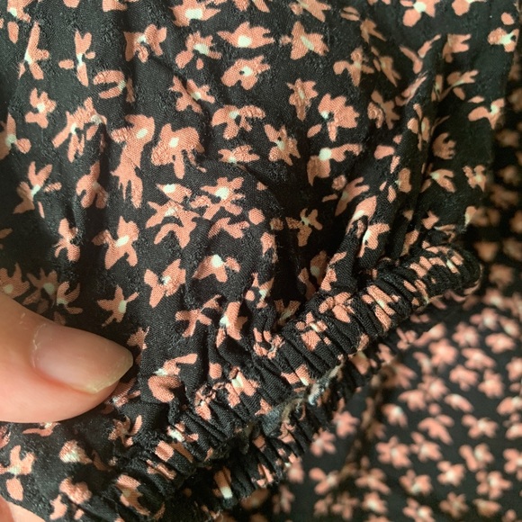 FLORAL PINK + BLACK SQUARE NECK TOP - Picture 3 of 6